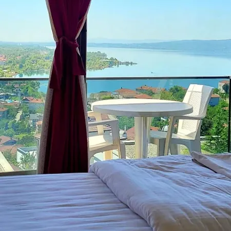 Vila Sawsana Villalari *