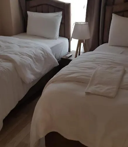 Sawsana Villalari * Sapanca